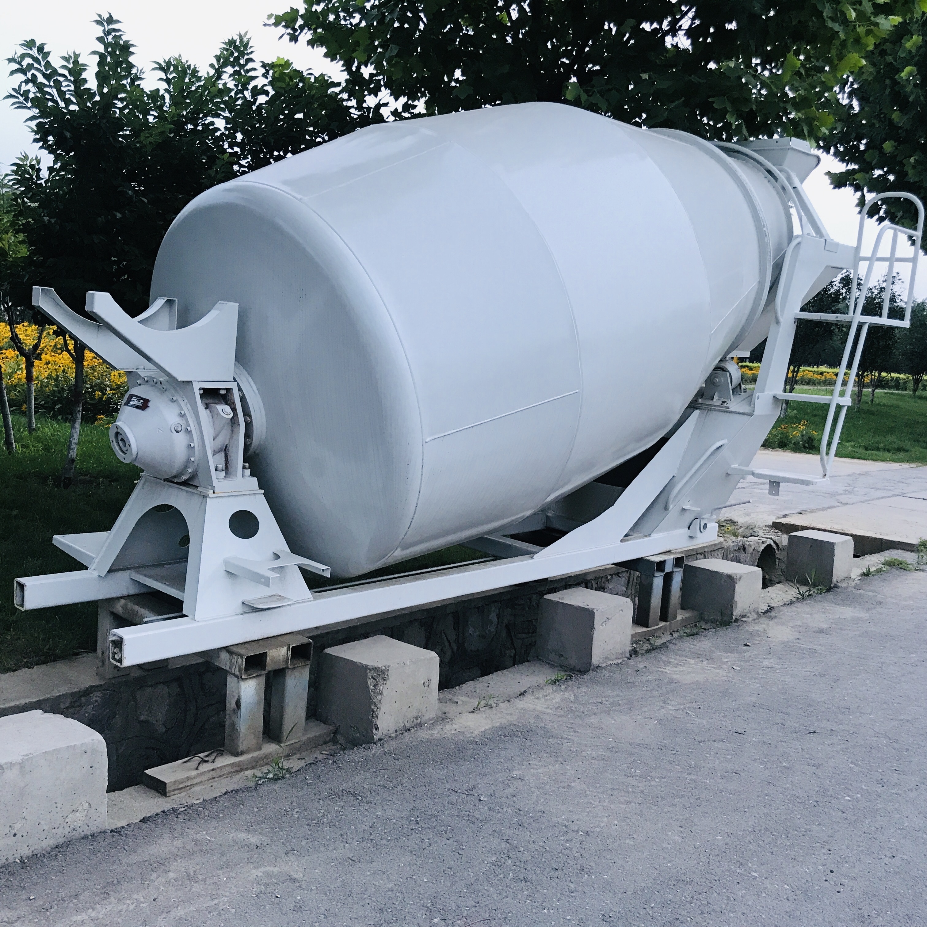 Solitary Portland Cement Concrete Mixer Drum Truck 5 Cubic Yard Separate Truck Mixer Drum For Sale In The Whole World