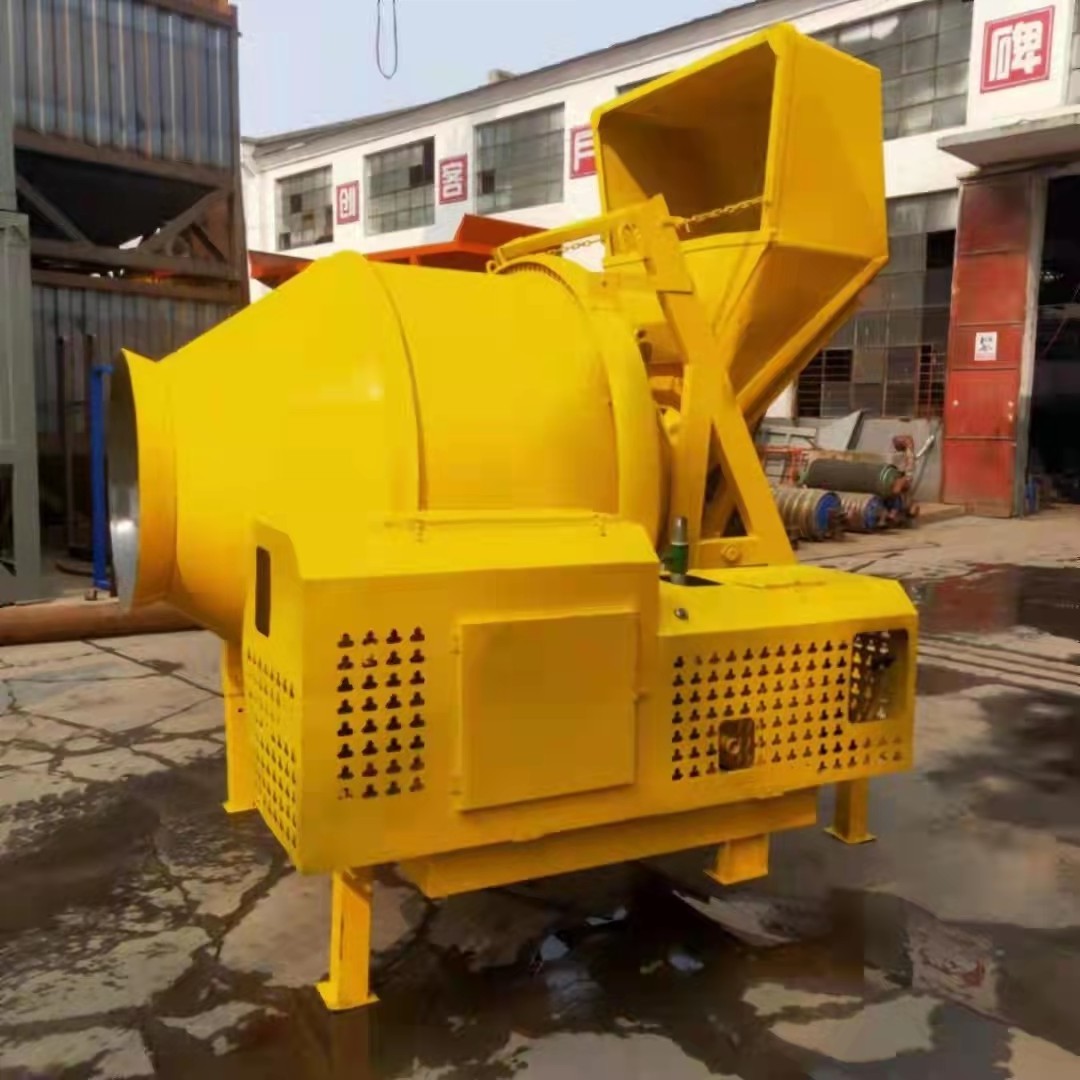 350L  Diesel Concrete Mixer High Efficiency Self Loading Concrete Mixer Diesel Self Lift Cement Mixing Machine