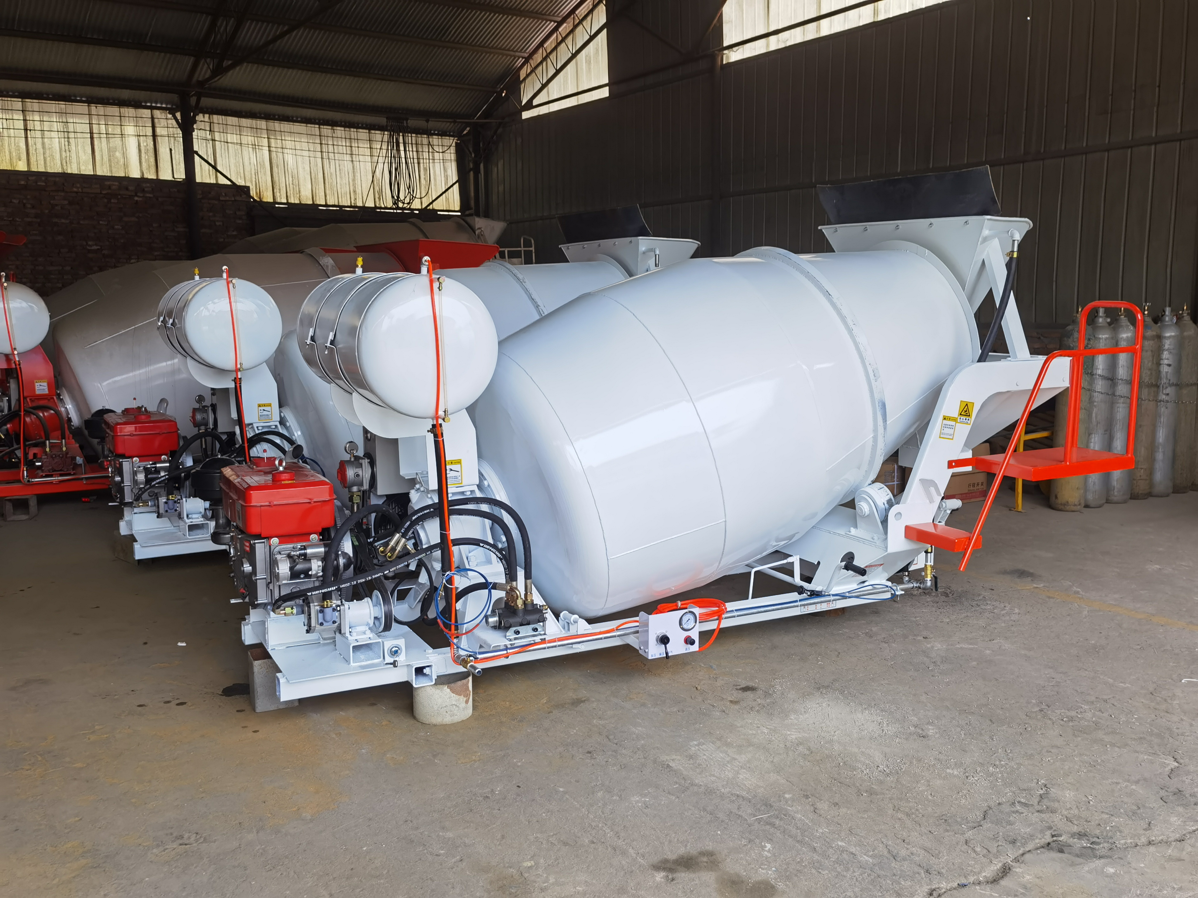 2 Year Warranty Tank With Agitator Mixers Concrete Mixer Truck Movable Concrete Mixer