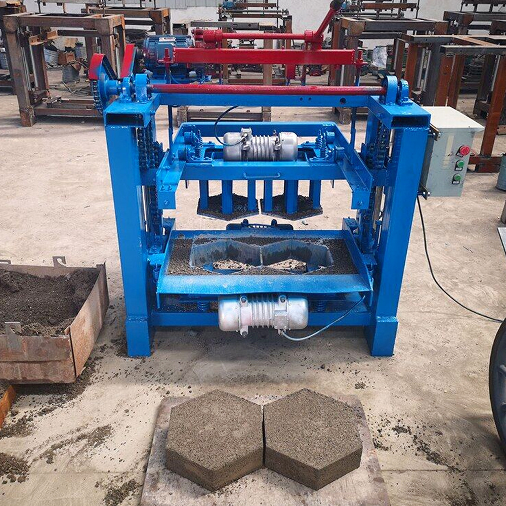 Fully automatic hollow concrete block making machine