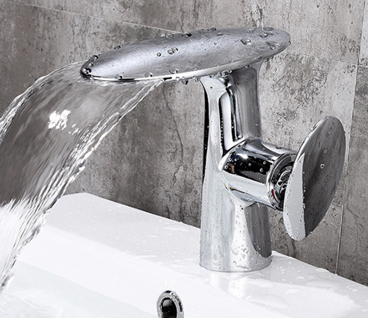 Square Waterfall Hot and Cold Water Basin Above Counter Basin Mixing Faucet