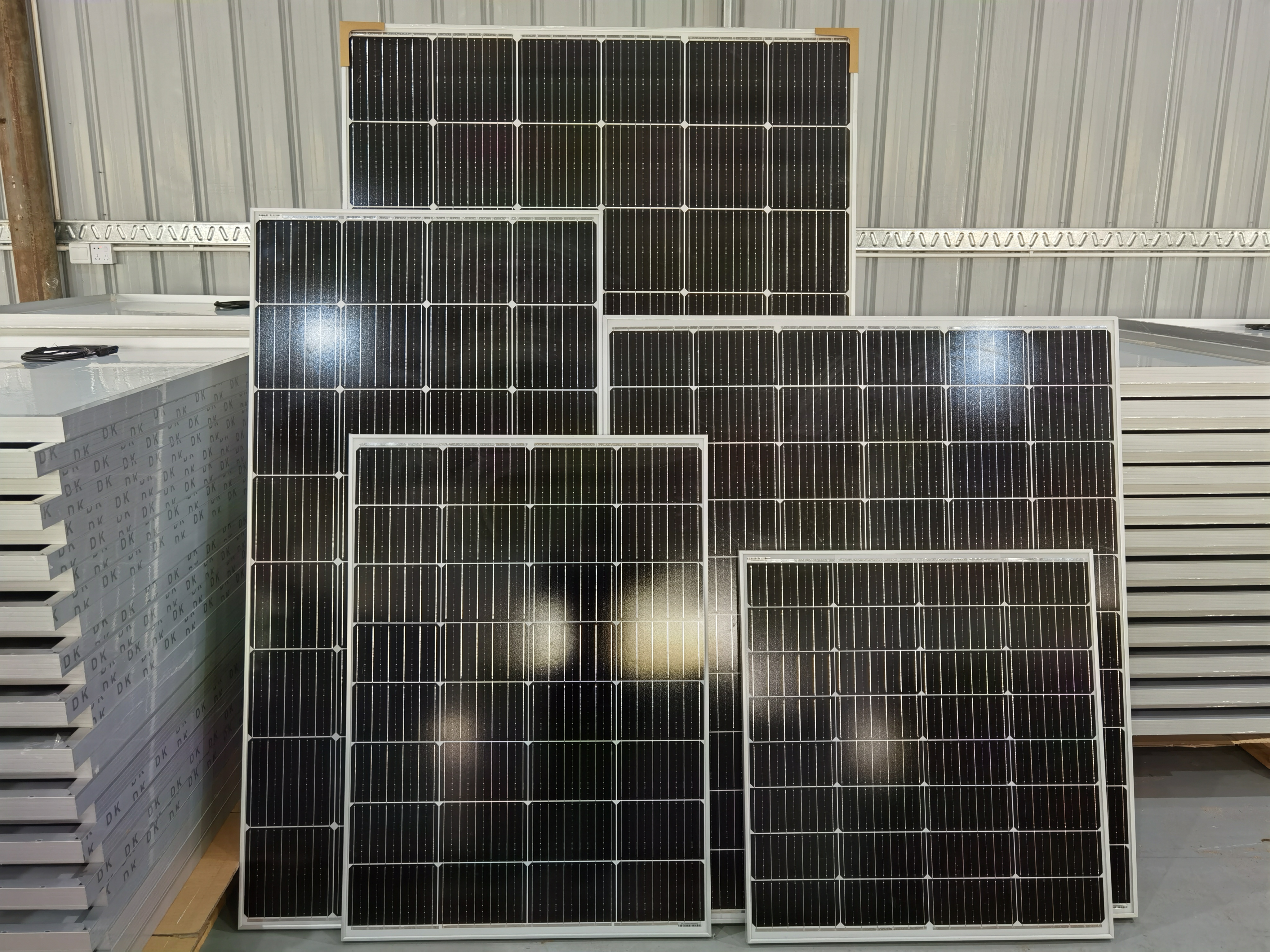 Manufacturers Directly 200W Solar Panels Photovoltaic Modules Monocrystalline Solar Panels