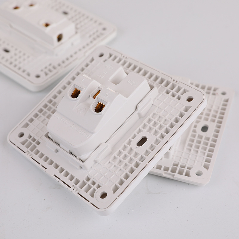 Wholesale White Wall Double Control Switch With Five-hole Socket