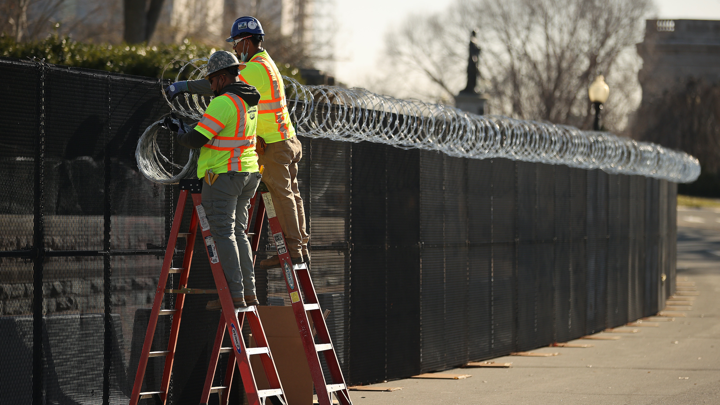 installing razor wire