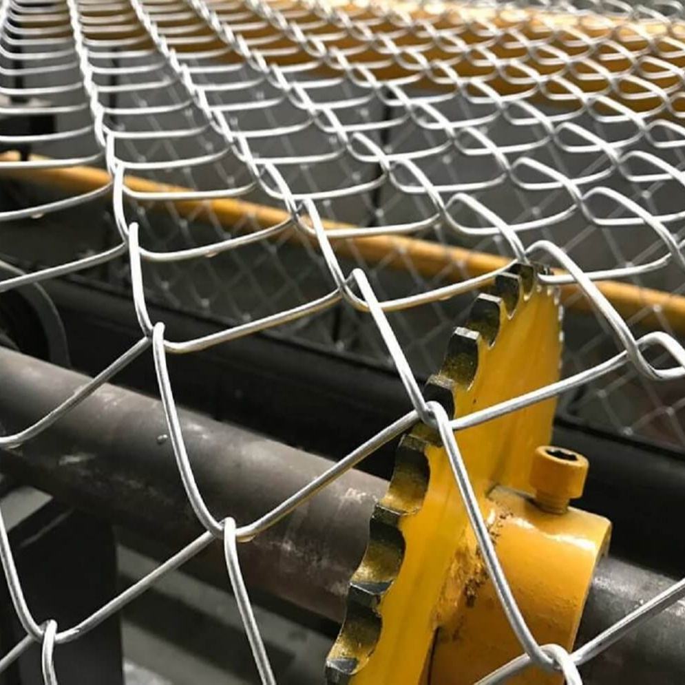 Hot Dipped Galvanized Cyclone Wire Mesh Roll PVC Chain Link Fence