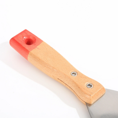 wide putty knife