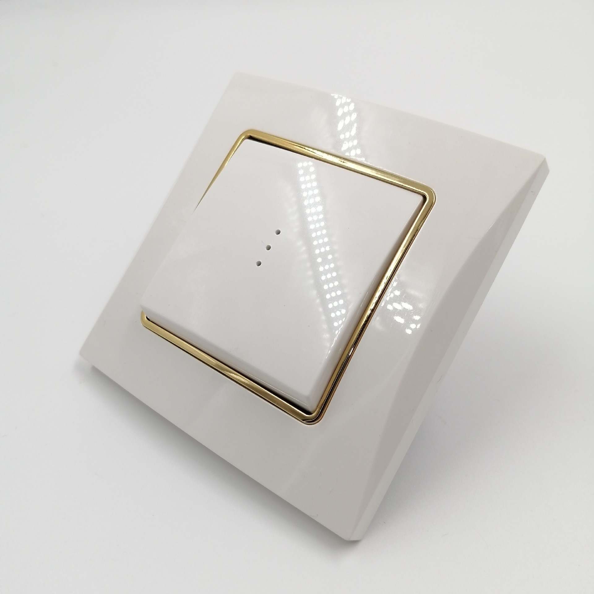 China Electric White Color Luxury Smart European Wall Light Switches Europe