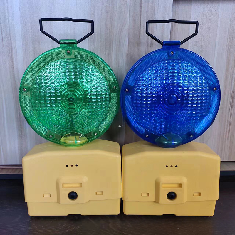 LED Traffic Road Safety Solar Warning Flasher Plastic Road Warning Barricade Light