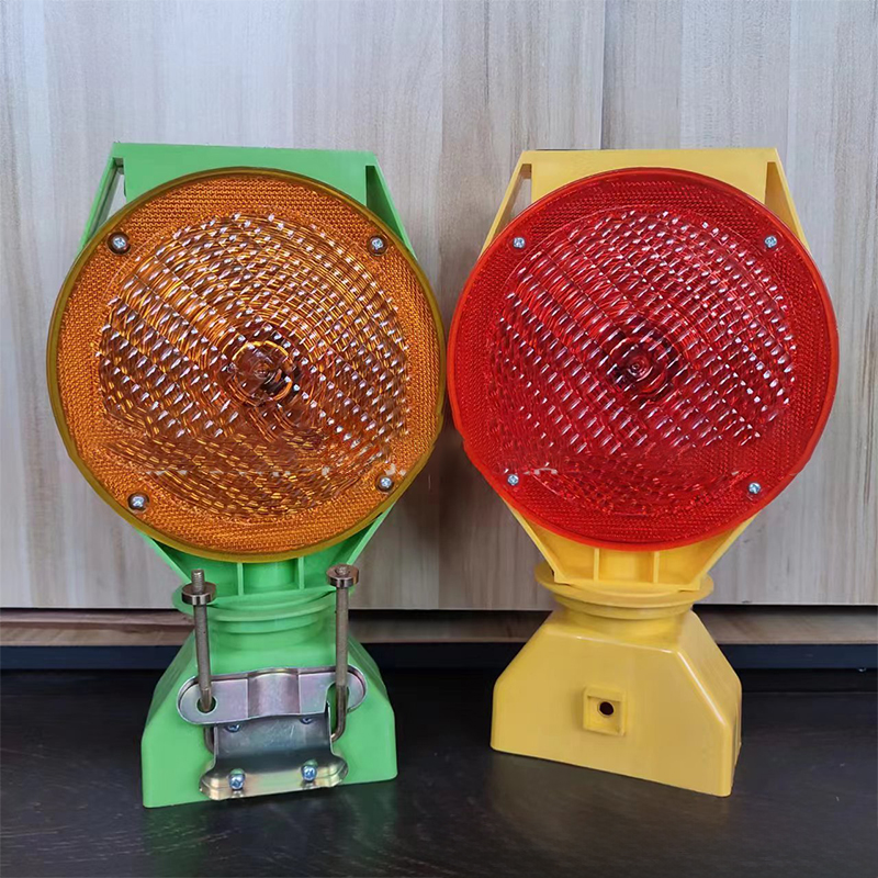 LED Traffic Road Safety Solar Warning Flasher Plastic Road Warning Barricade Light